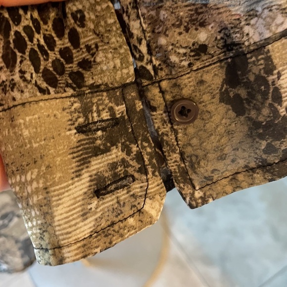 BB DAKOTA women’s snakeskin pattern OVERSIZED / RELAXED fit button down BLOUSE - Picture 7 of 12